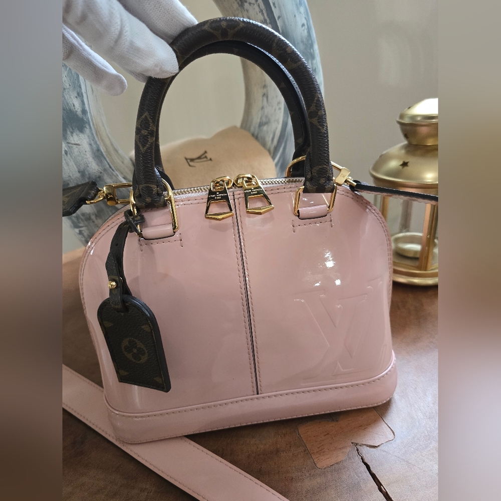 ✨✨SOLD✨✨ Louis Vuitton Patent Monogram Alma BB in Pink Rose Ballerine 2 Way Bag - Picture 8 of 13